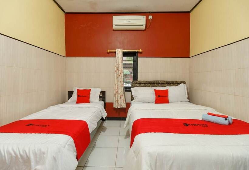 Семейный Номер, Reddoorz Syariah Near Ciledug Station