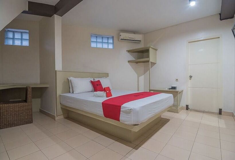 Номер Стандарт, Reddoorz Plus Near Museum Geologi Bandung