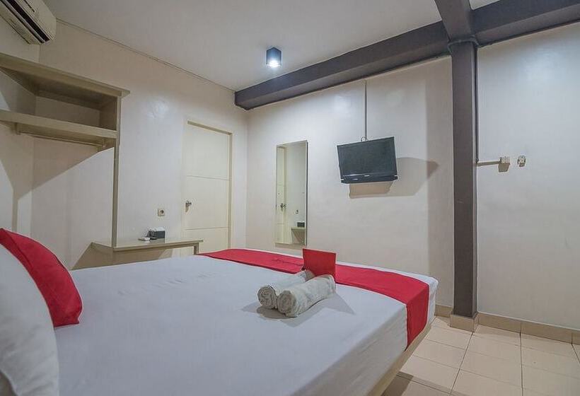 Номер Deluxe, Reddoorz Plus Near Museum Geologi Bandung