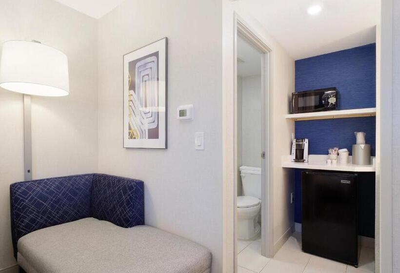 Стандартный Номер Кровать Кинг, Holiday Inn Express & Suites Phoenix   Tempe, An Ihg