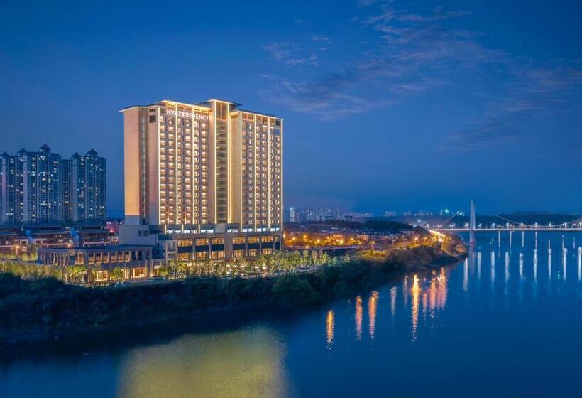 اتاق استاندارد با چشم‌انداز شهر, Hyatt Regency Zhuzhou