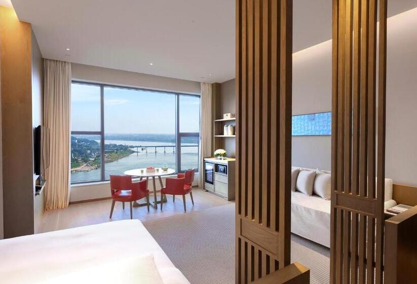 اتاق استاندارد یک نفره با چشم‌انداز رودخانه, Hyatt Regency Zhuzhou