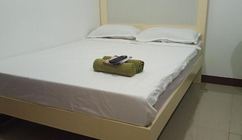 デラックススタジオ, Clark Pad Inn, Angeles City