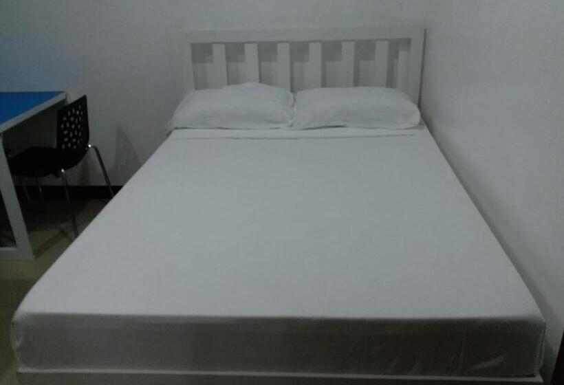 デラックススタジオ, Clark Pad Inn, Angeles City