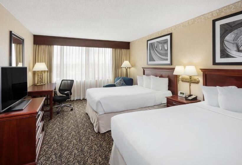 Номер Стандарт Кровать Кинг Адаптированный для Инвалидов, Capitol Plaza Hotel Jefferson City