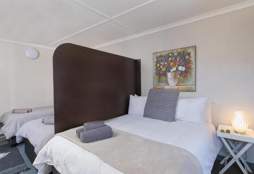 Семейное Студио, Royal Palms Guest House