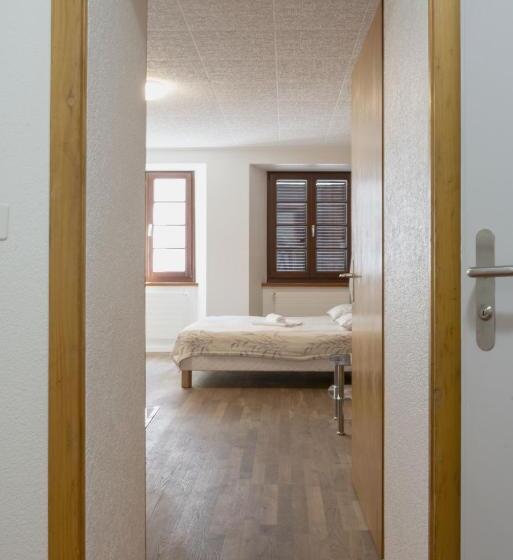 Номер Стандарт, Hôtel Du Cheval Blanc