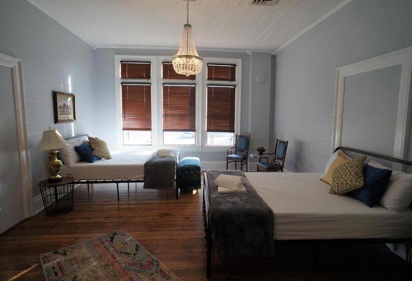 标准四人间共用浴室, Hostel Auberge Clarksdale