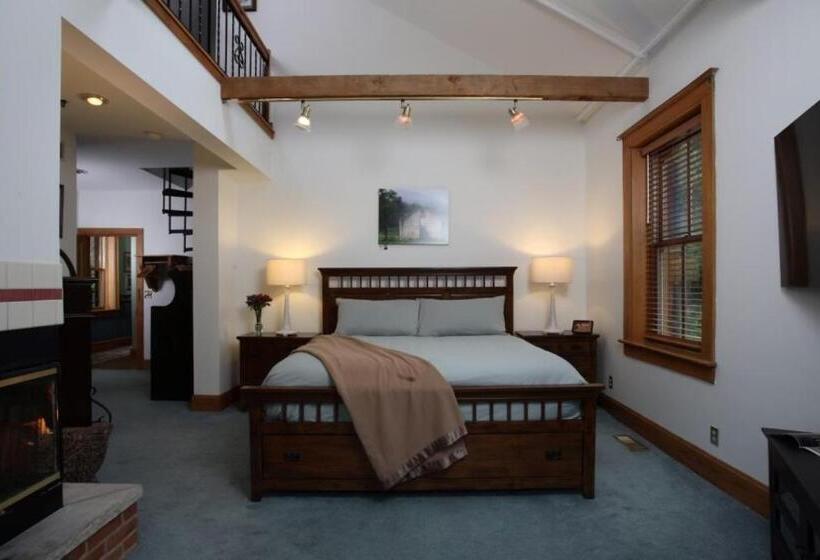 스위트 킹사이즈 침대, Riverboat Suites