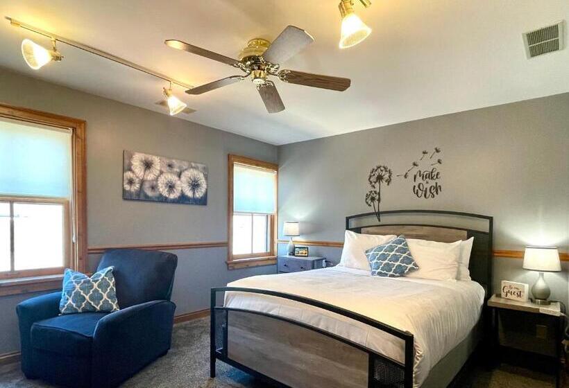 디럭스 룸, Riverboat Suites