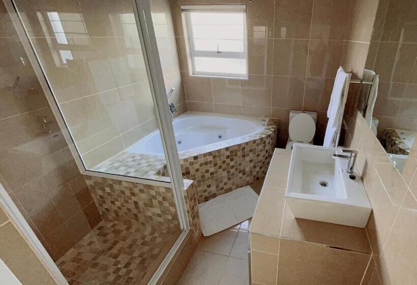 اتاق خانوادگی با چشم‌انداز دریا, Niche Guesthouse