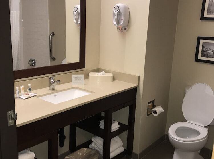 Люкс, Comfort Inn Collinsville Near St. Louis
