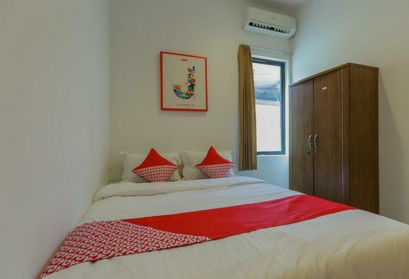 Quarto Estandar, Oyo 866 Idola Residence
