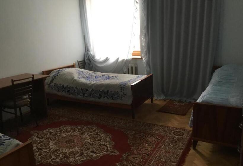 Трехместный Номер Стандарт с Балконом, Luse Guest House