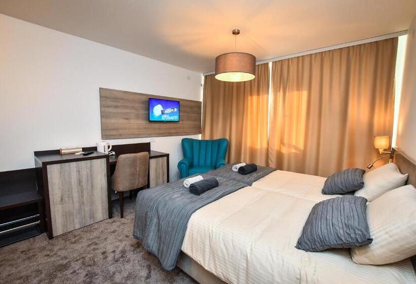 اتاق لوکس با چشم‌انداز شهر, Miido Apartments