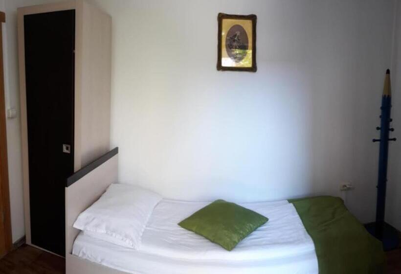 اتاق استاندارد یک نفره, Amaraz Center