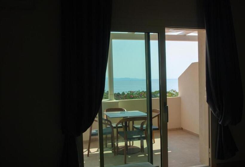 آپارتمان 1 خوابه با چشم‌انداز دریا, Resort Capo Bianco