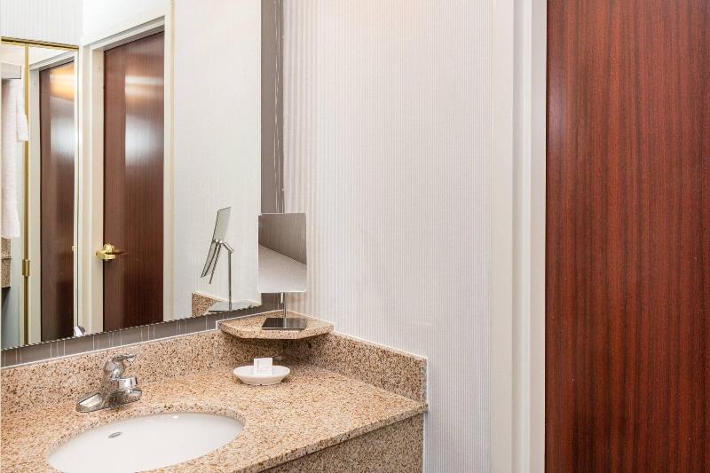 スタンダードルーム, Country Inn & Suites By Radisson, Columbus Edinburgh