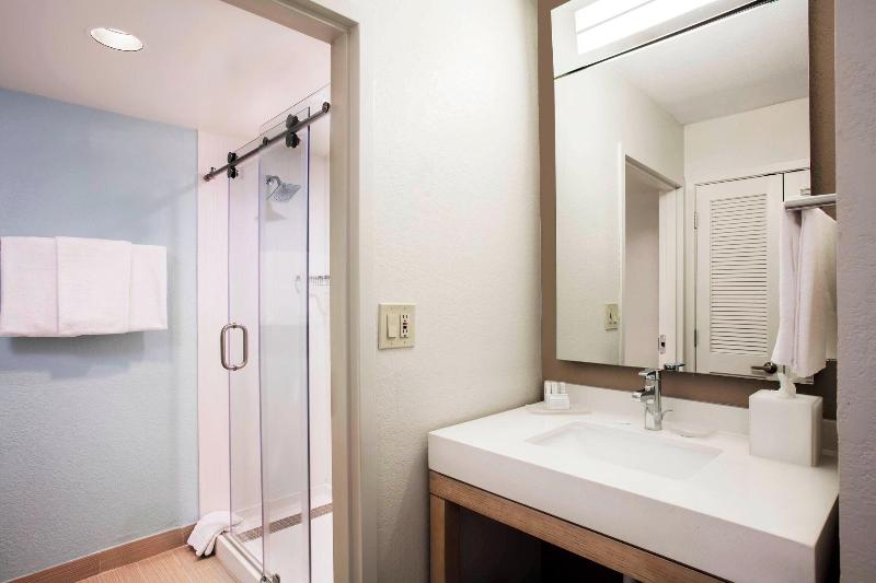 스탠다드 룸 킹사이즈 침대, Courtyard By Marriott Fort Lauderdale Coral Springs