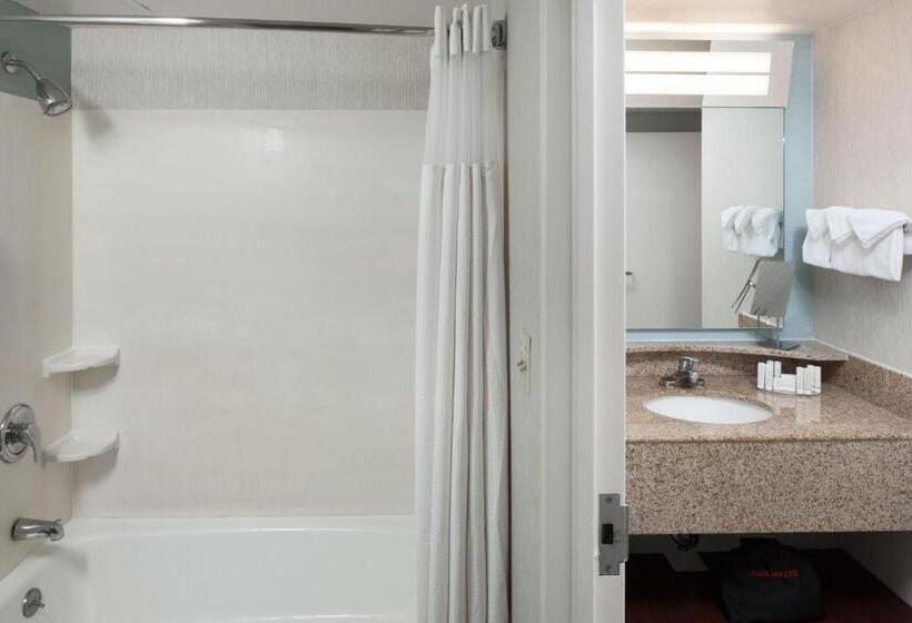 스탠다드 룸 더블 침대 2개, Courtyard Virginia Beach Oceanfront/south