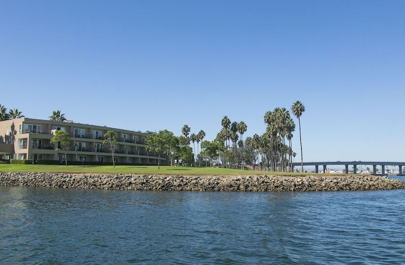 Полулюкс для Инвалидов, The Dana On Mission Bay