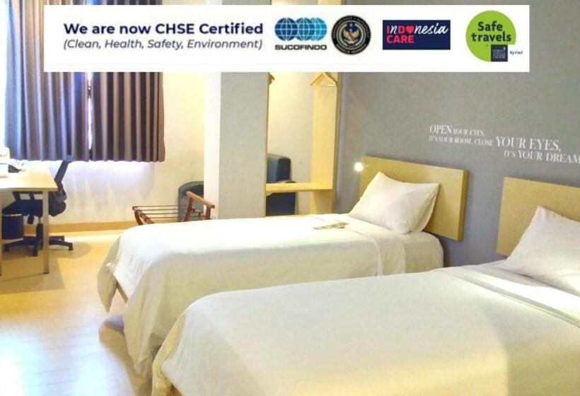 Номер Deluxe, Kyriad Hotel Fatmawati   Jakarta
