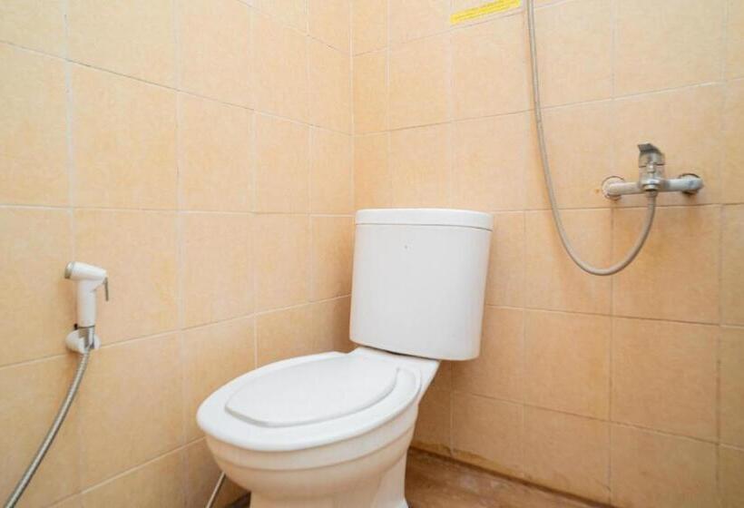 اتاق خانوادگی, Reddoorz Near Flyover Arjosari Malang