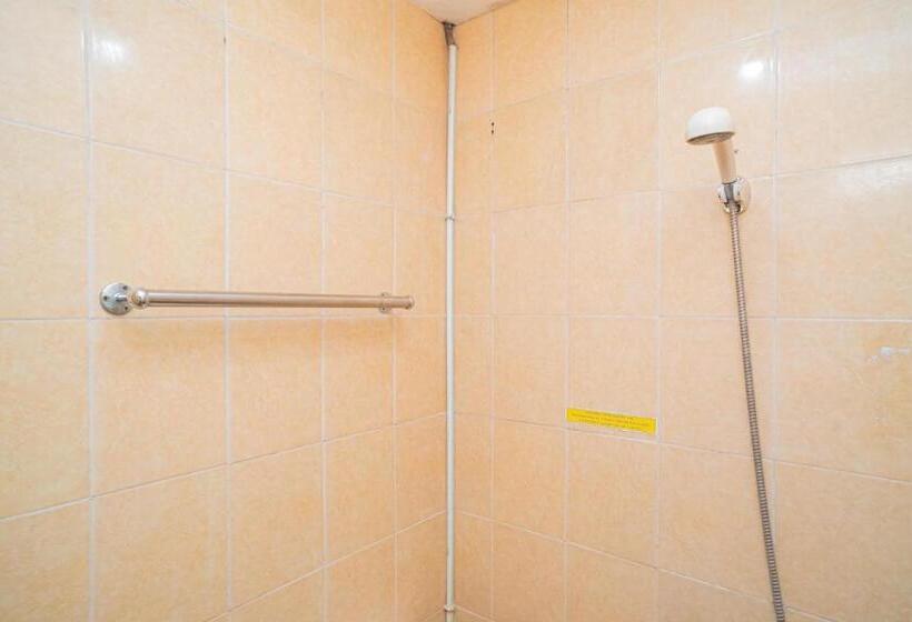 اتاق استاندارد, Reddoorz Near Flyover Arjosari Malang