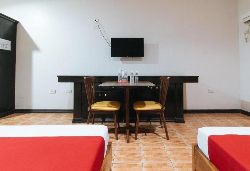 Family Room, Reddoorz @ Km 50 Aguinaldo Highway Tagaytay