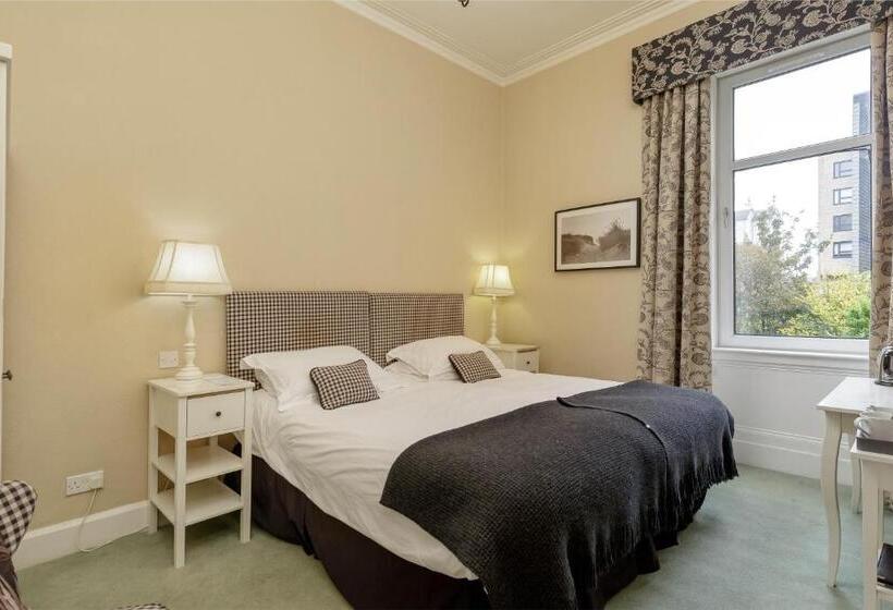 اتاق لوکس با چشم‌انداز باغ, Ben Cruachan Guest House