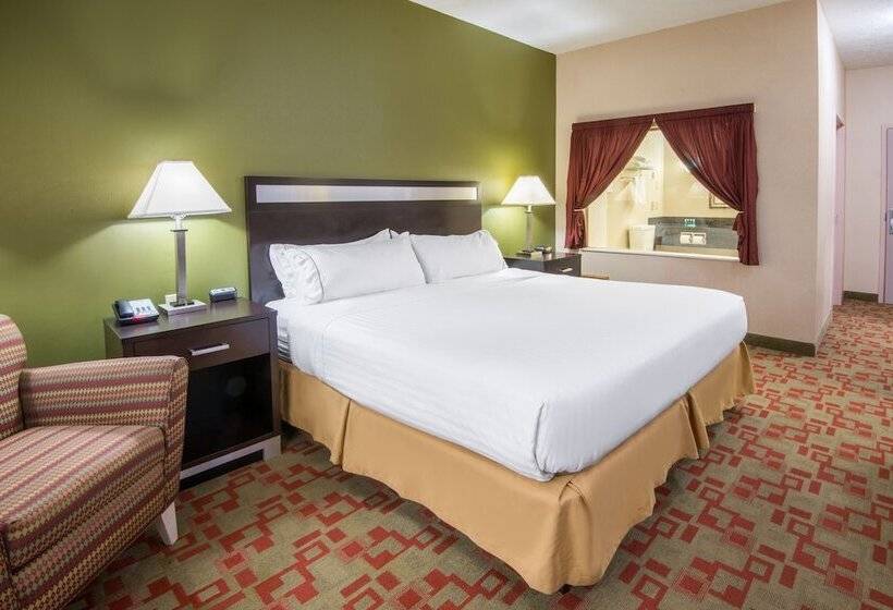 Номер Стандарт, Holiday Inn Express Cleveland Airport   Brook Park, An Ihg