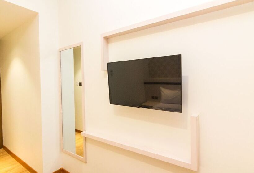 Номер Deluxe, Blitz Hotel Batam Centre