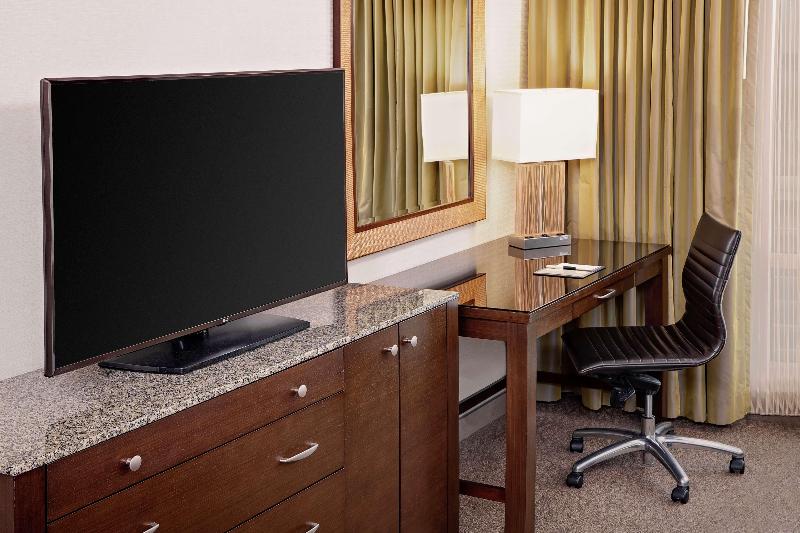 스위트 킹사이즈 침대, Doubletree By Hilton Hotel Boston Bayside