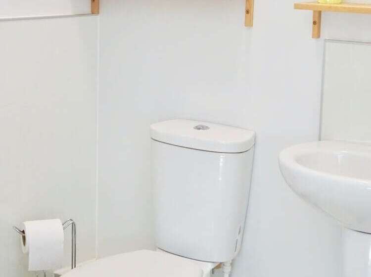اتاق استاندارد سه نفره, Reading Serviced Rooms