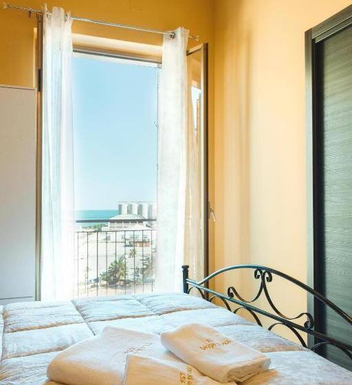 オーシャンビューデラックスルーム, B&b Raggio Di Sole Porto Empedocle