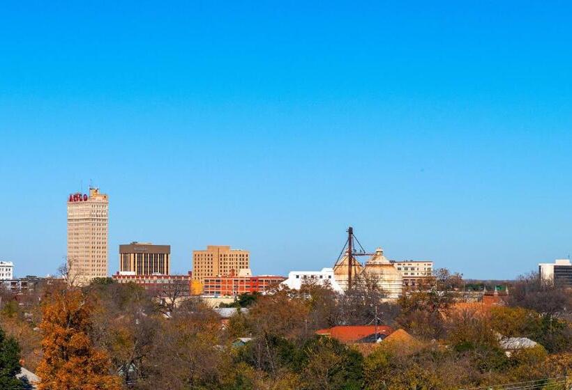 Номер Стандарт, Aloft Waco Downtown