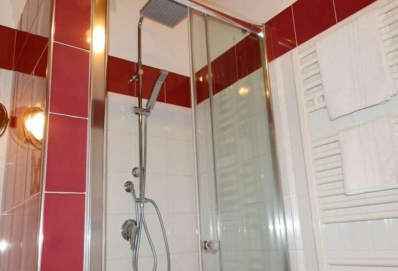 اتاق استاندارد چهار تخته, B&b Re Umberto