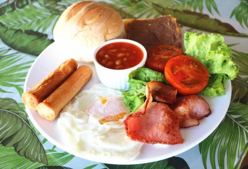 اتاق ساده سه نفره, Nadi Fancy