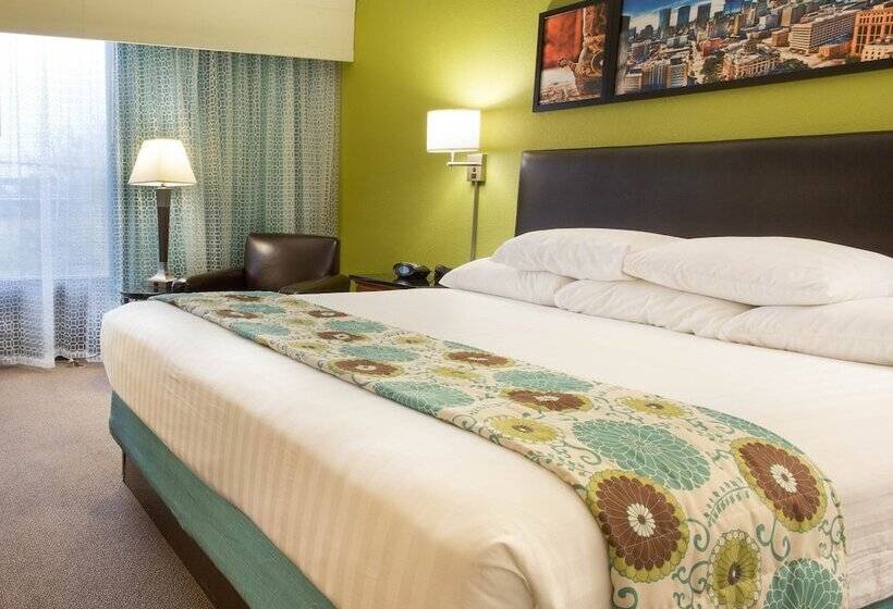 Номер Deluxe, Heritage Inn Suites Houston Sugar Land, Trademark By Wyndham
