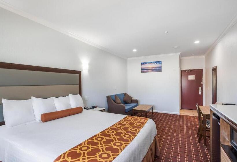 스탠다드 룸 킹사이즈 침대, Rodeway Inn & Suites Pasadena