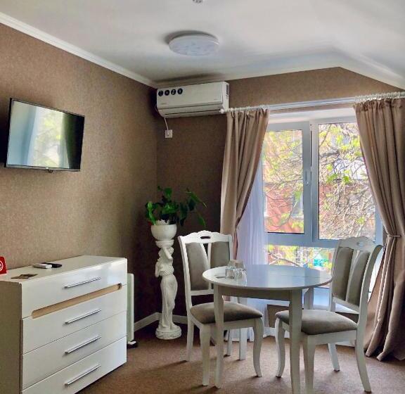 디럭스 룸, Korona