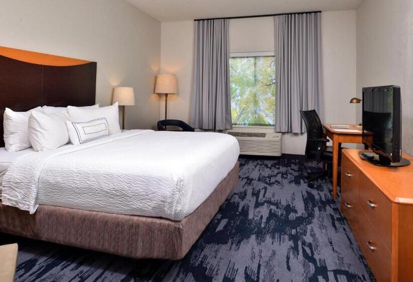 Студио Стандарт Кровать Кинг, Fairfield Inn And Suites Beloit