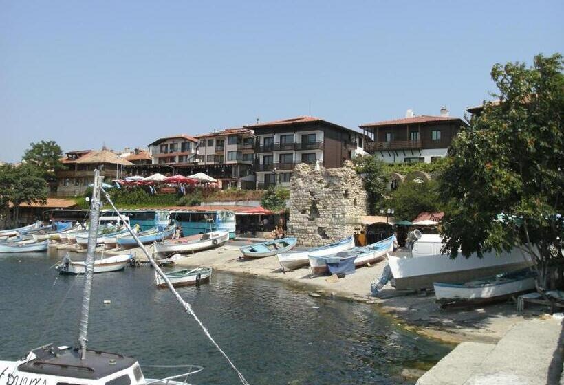 اتاق استاندارد, Emona Guest House