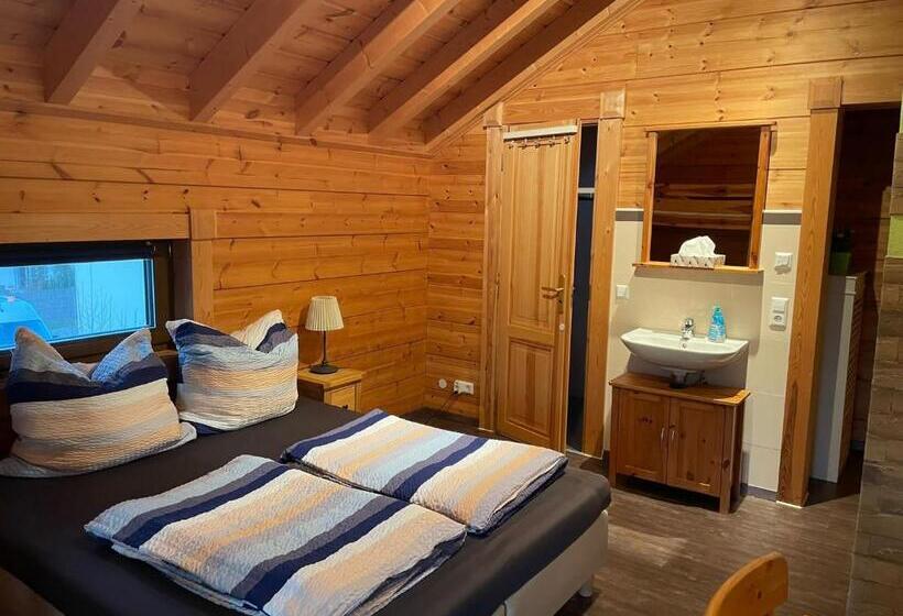 Четырехместный Номер Стандарт с Балконом, Gästehaus Carpe Diem