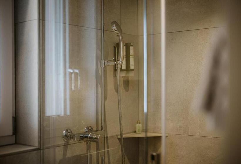 اتاق استاندارد, Berghotel Engstligenalp