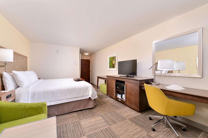 חדר סטנדרט עם מיטת קינג, Hampton Inn Cartersville