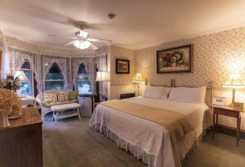 اتاق دلوکس با تخت کینگ و چشم‌انداز, Harbour Towne Inn On The Waterfront