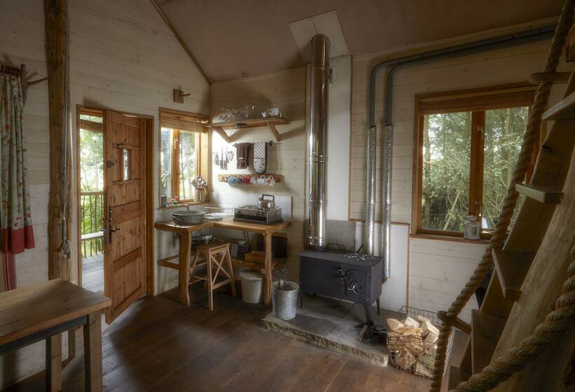 １ベッドルームハウス, Swinton Bivouac