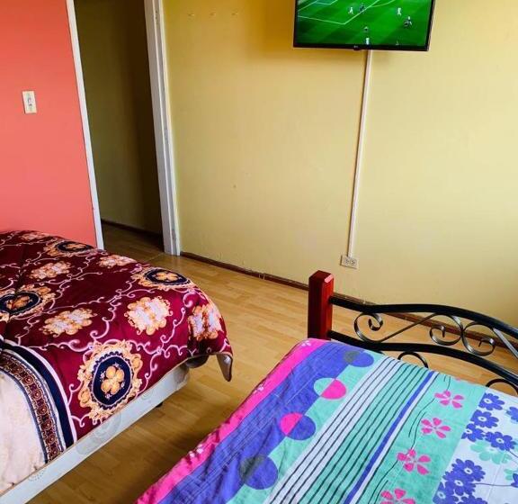 اتاق استاندارد چهار تخته, Hostal Rosita Latacunga