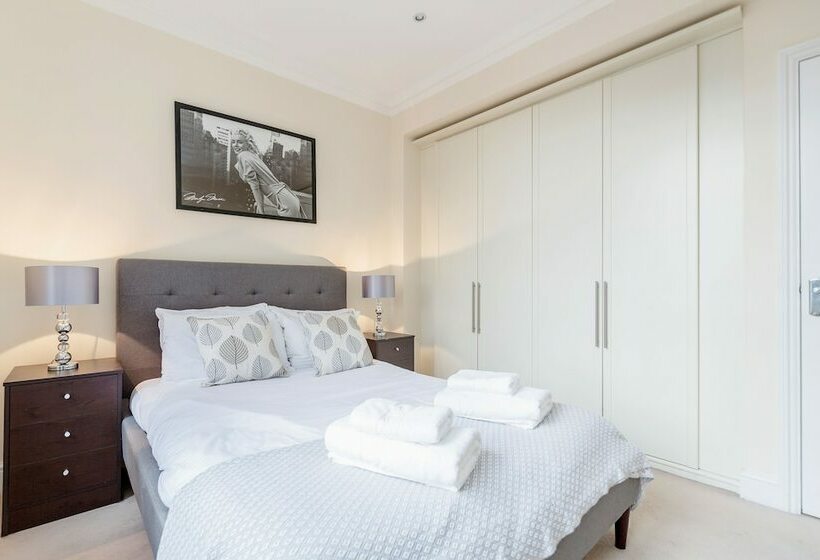 Апартаменты Comfort 2 Спальни, Spectacular Strand Two Bed Apartment
